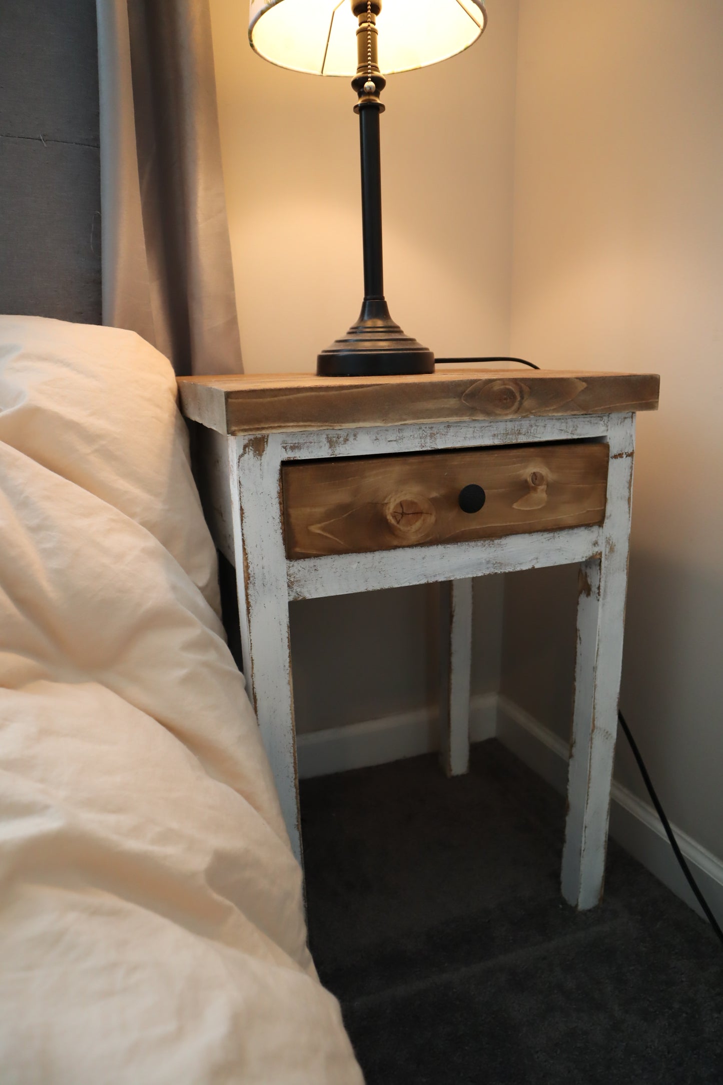 Rustic Nightstands / Farmhouse-Style Side Tables / End Tables / Bed Side Tables